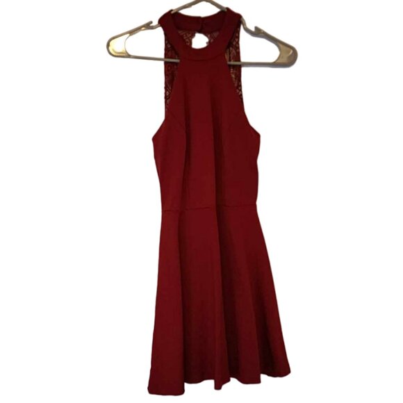 Lulus Dresses & Skirts - EUC Lulu's Sleeveless Dress with Lace Deep Red